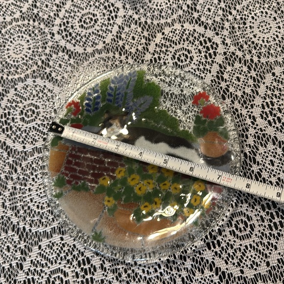 Peggy Karr Fused Art Glass Decor Plate Tuxedo Cat Garden Wall Flowers SIGNED - Picture 3 of 7